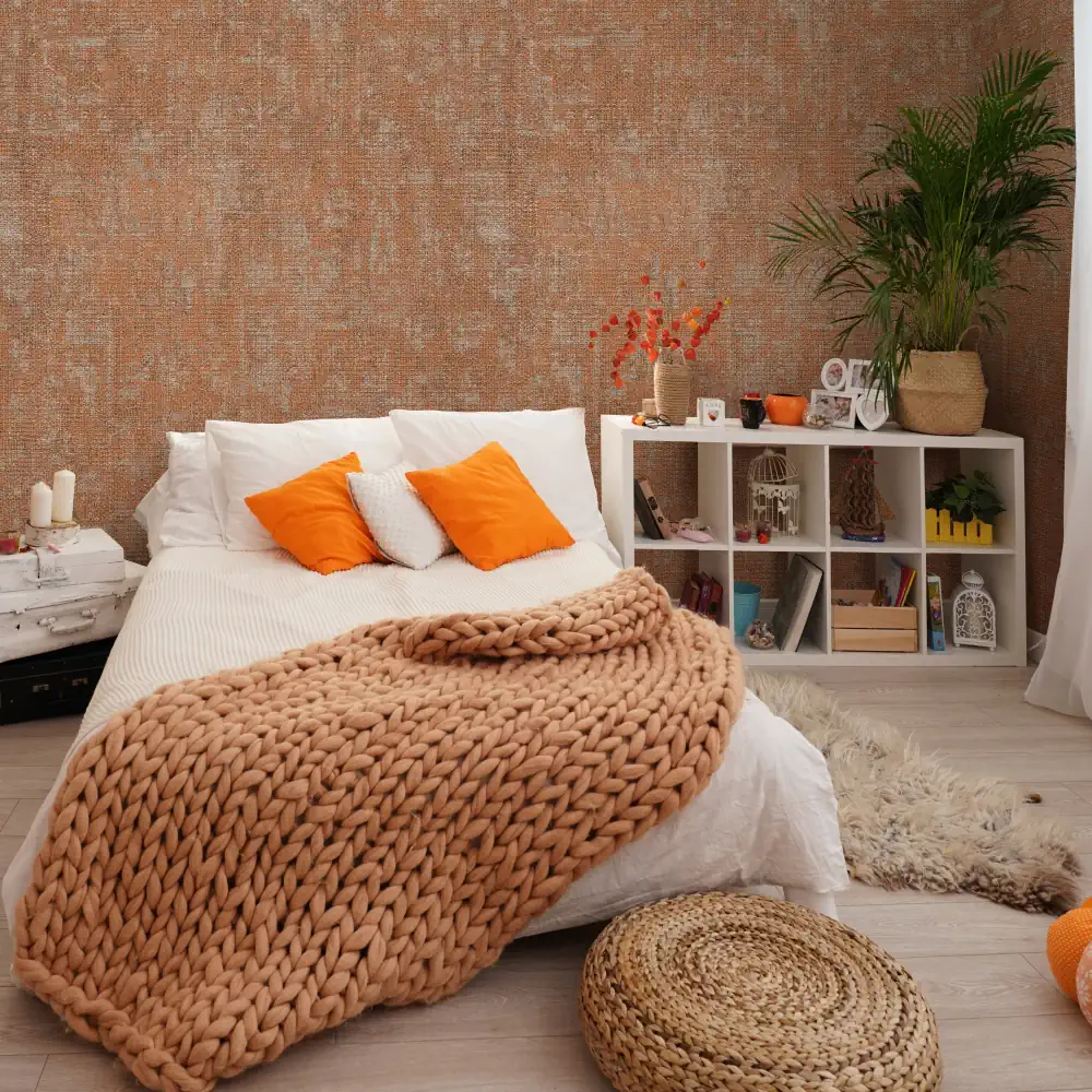 کاغذ دیواری با رنگ گرم آجری برای دکوراسیون طبیعی
